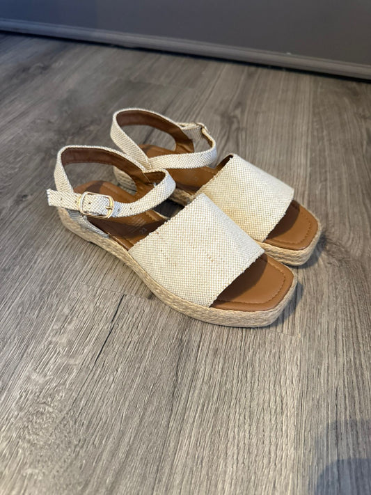 Sandalia Beige